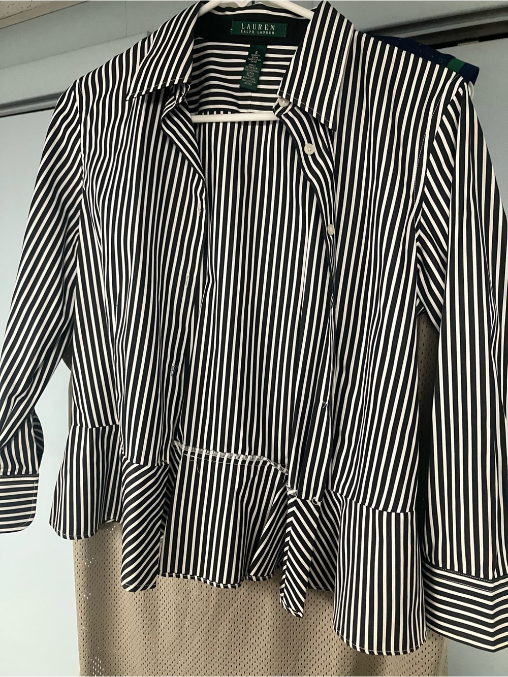 Lauren Ralph Lauren Designer brand button down ladies striped dress shirt size 6